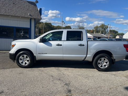 Used 2018 Nissan Titan S w/ S Utility Package image 2