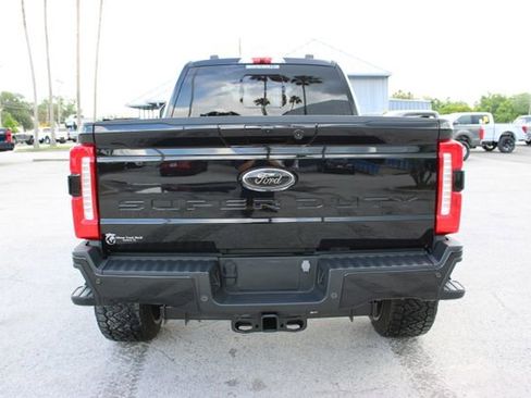 Used 2024 Ford F250 Lariat w/ Black Appearance Package AWD/4WD image 9