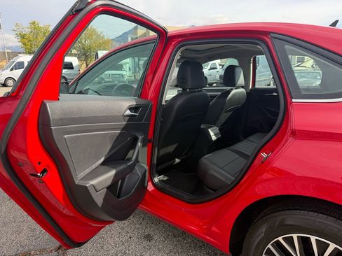 Used 2021 Volkswagen Jetta SE image 36