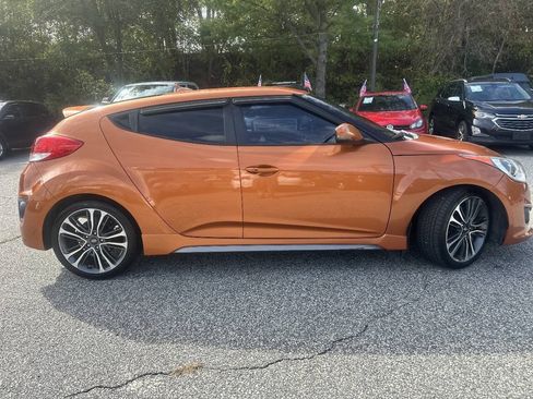 Used 2016 Hyundai Veloster Turbo FWD image 5