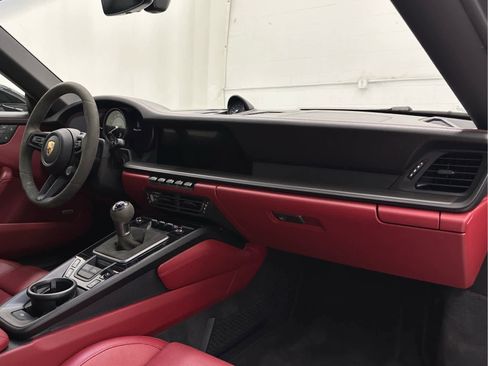 Used 2022 Porsche 911 AWD/4WD image 22