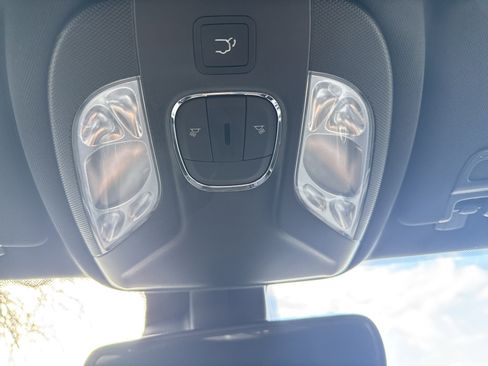 Used 2024 Jeep Compass Latitude w/ Convenience Group image 28