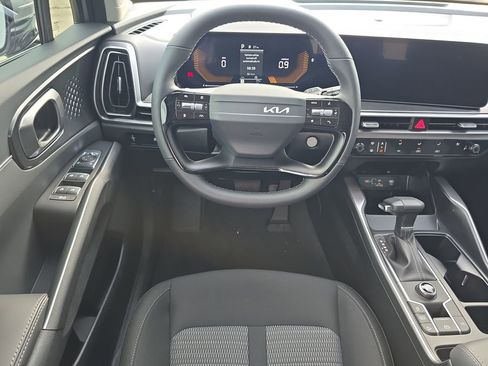 New 2026 Kia Sorento LX FWD image 15