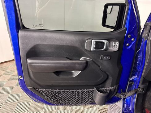 Used 2018 Jeep Wrangler Unlimited Sport S AWD/4WD image 12
