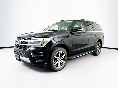 Used 2023 Ford Expedition Limited image 3