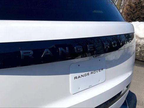 Used 2024 Land Rover Range Rover SE image 9