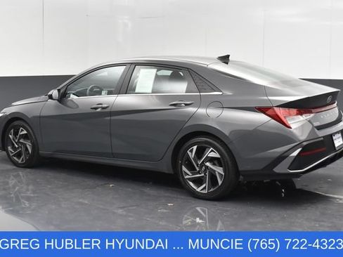 Used 2024 Hyundai Elantra SEL w/ Convenience Package FWD image 18