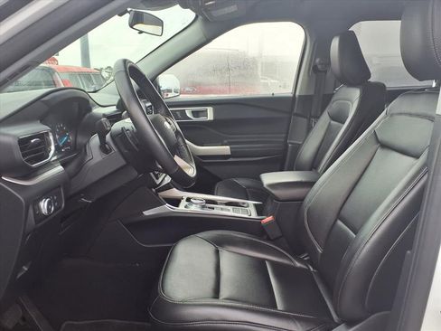 Used 2020 Ford Explorer XLT w/ Equipment Group 202A image 15