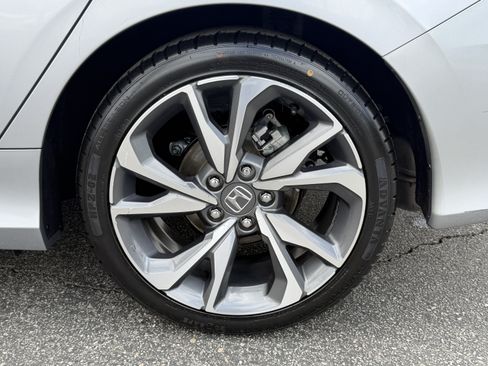 Used 2019 Honda Civic Touring image 11
