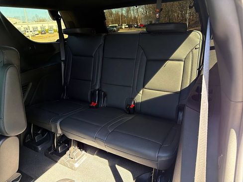 Used 2024 GMC Yukon Denali w/ Advanced Technology Package AWD/4WD image 30