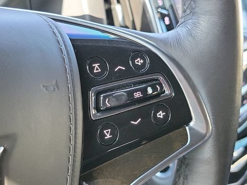 Used 2019 Cadillac Escalade ESV Platinum RWD image 31