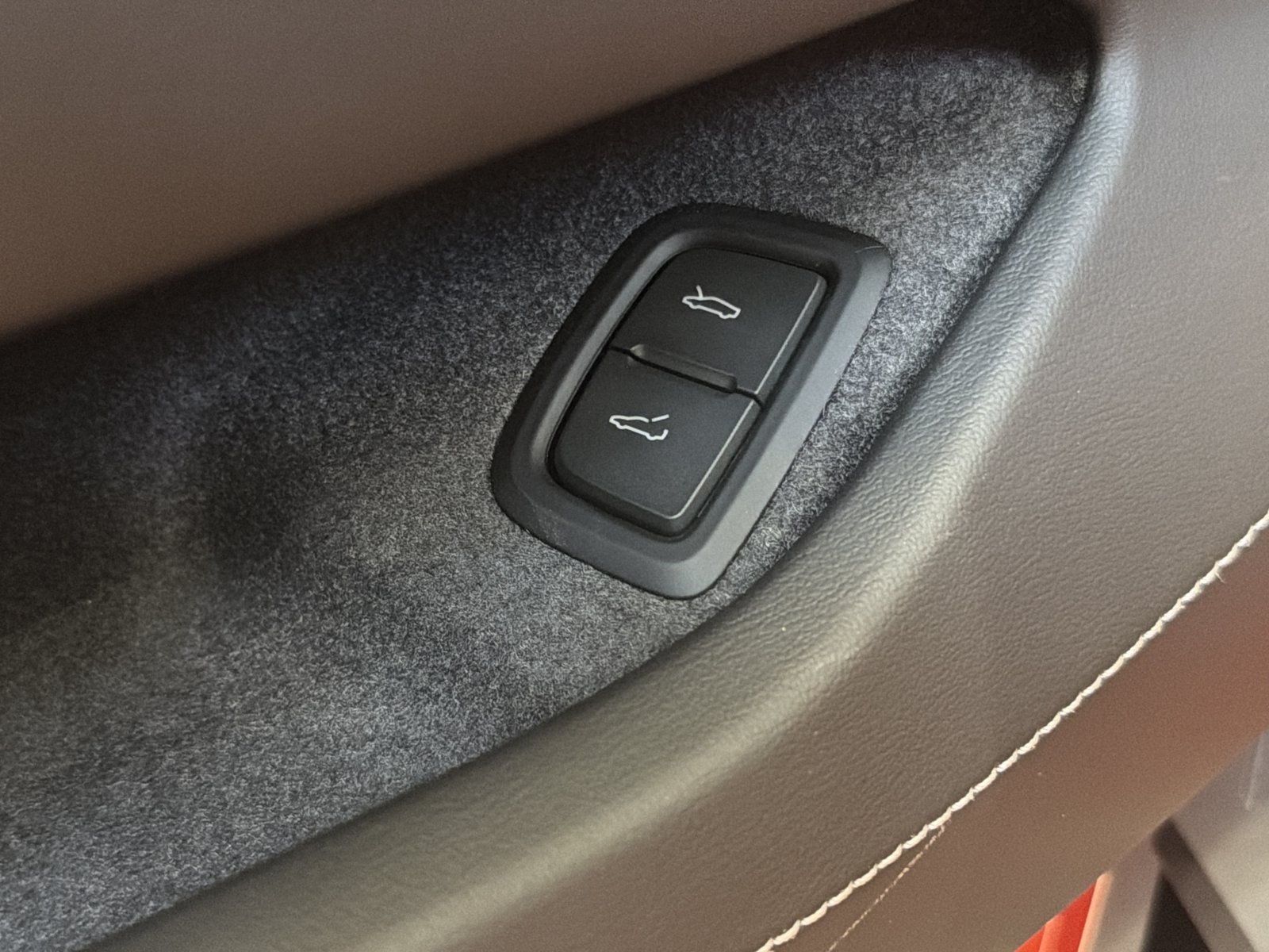 Used 2026 Chevrolet Corvette Stingray Preferred Cpe w/ Battery Protection Package RWD image 29