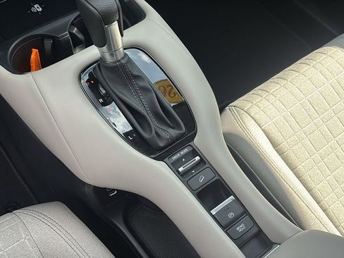 Certified 2026 Honda HR-V LX image 21