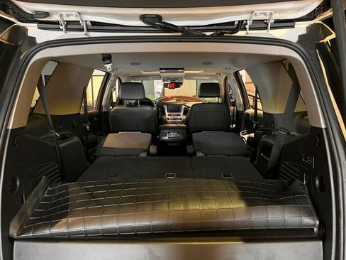 Used 2020 GMC Yukon SLT w/ Premium Edition image 28