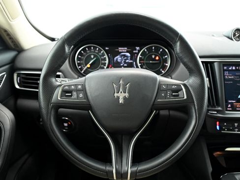 Used 2021 Maserati Levante image 25