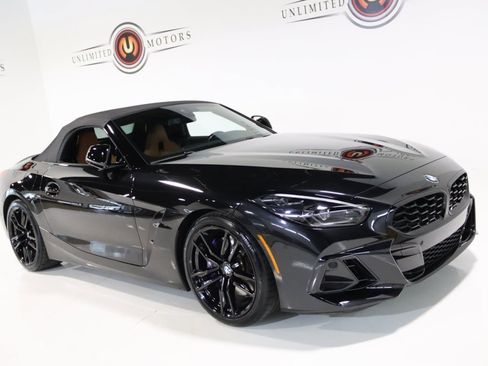 Used 2024 BMW Z4 M40i w/ Premium Package image 10