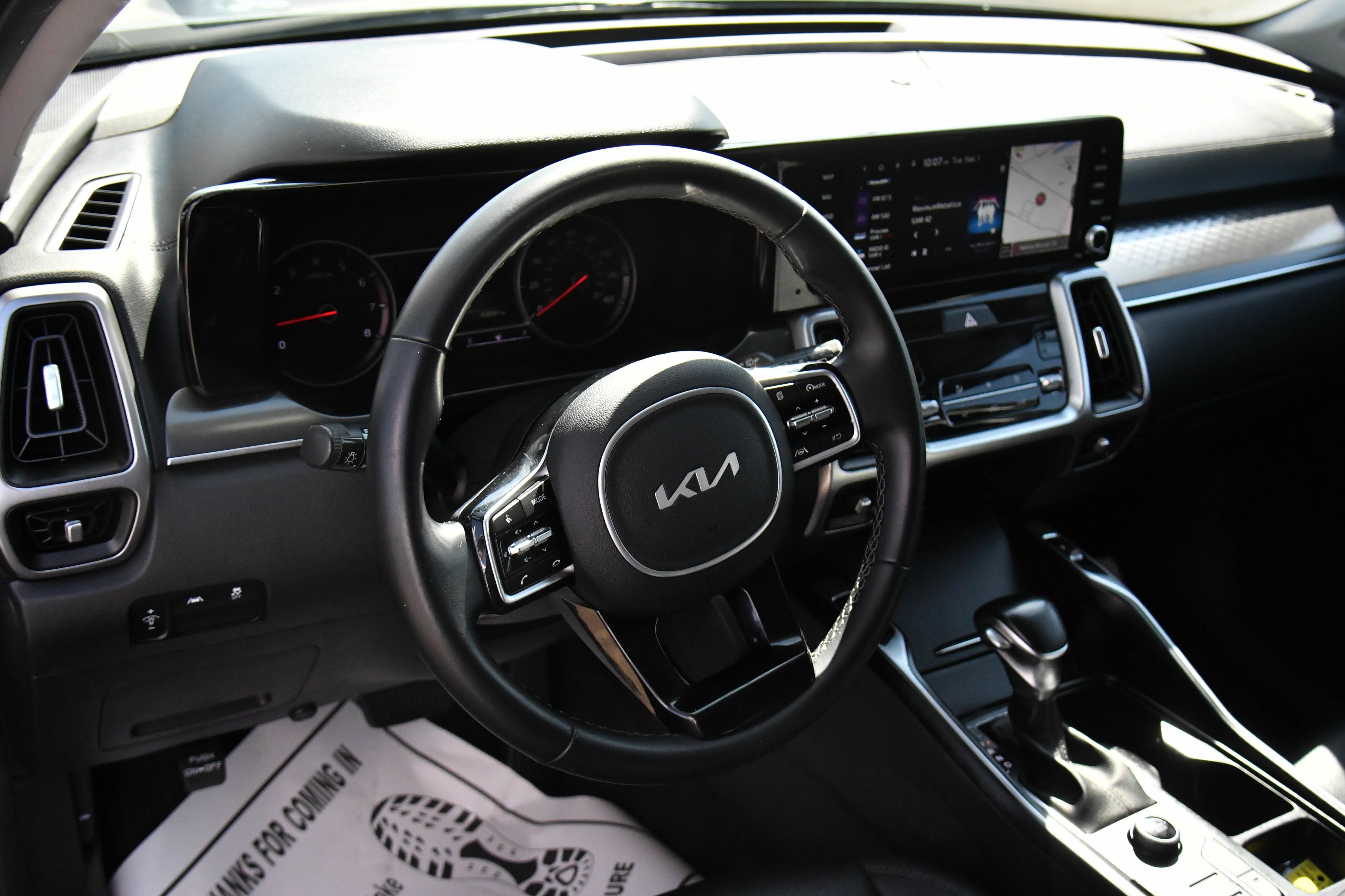 Used 2022 Kia Sorento S w/ Panoramic Sunroof Package FWD image 16