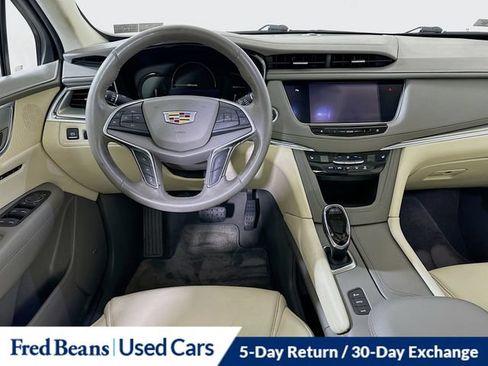 Used 2018 Cadillac XT5 Luxury w/ Driver Awareness Package AWD/4WD image 31