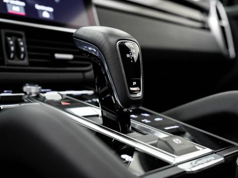 Certified 2021 Porsche Cayenne AWD/4WD image 21