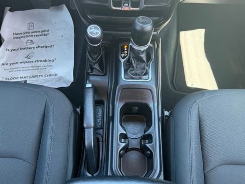 Used 2022 Jeep Gladiator Sport image 37