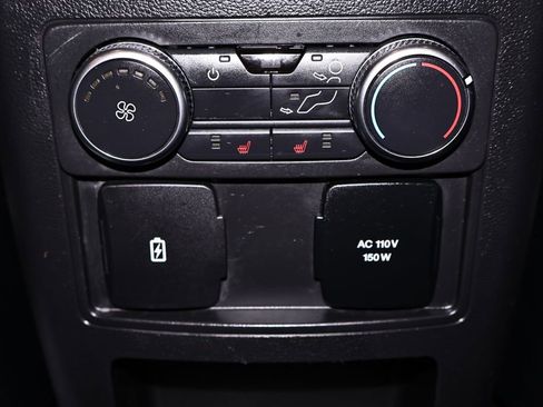 Certified 2020 Ford Explorer Platinum w/ Premium Technology Package image 19