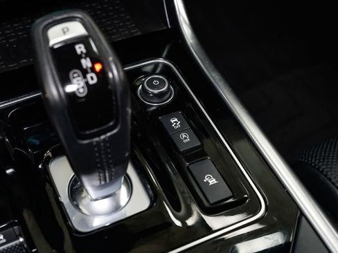 Used 2020 Jaguar XE S image 25