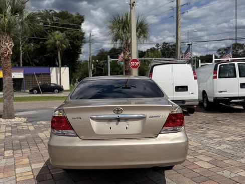 Used 2005 Toyota Camry LE FWD image 6