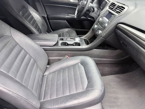 Used 2017 Ford Fusion SE image 12