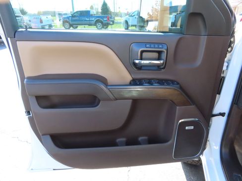 Used 2018 GMC Sierra 3500 Denali w/ Duramax Plus Package image 29