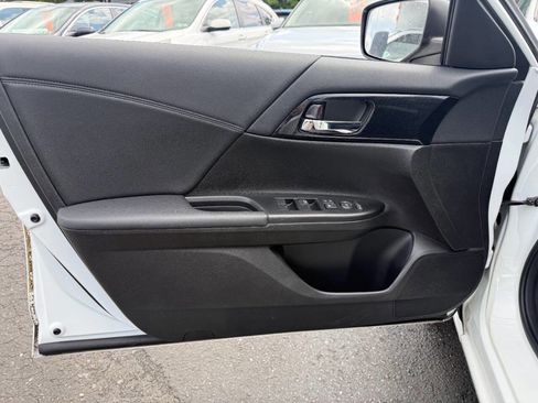 Used 2013 Honda Accord Sport image 11