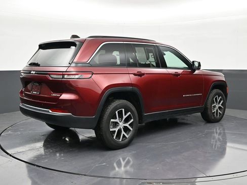 Used 2024 Jeep Grand Cherokee Limited AWD/4WD image 5