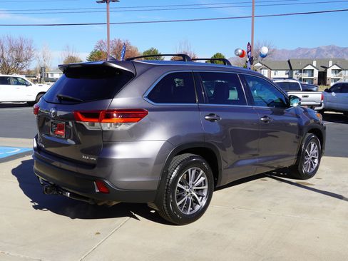 Used 2018 Toyota Highlander XLE image 8