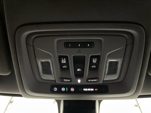 Used 2022 GMC Sierra 3500 Denali image 36