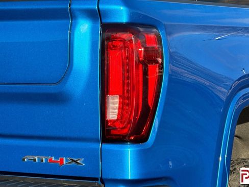 Used 2022 GMC Sierra 1500 AT4X image 33