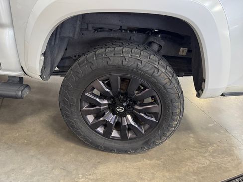 Used 2021 Toyota Tacoma Limited w/ Nightshade Package AWD/4WD image 26