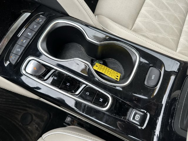 Used 2023 Buick Envision Avenir AWD/4WD image 25