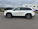 Used 2019 Toyota Highlander SE image 2