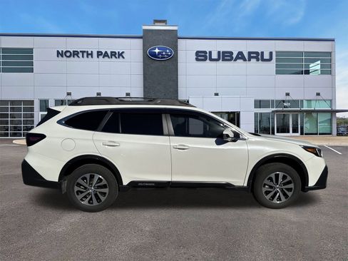 Used 2020 Subaru Outback Premium image 2