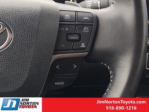 Used 2025 Toyota Camry SE image 30