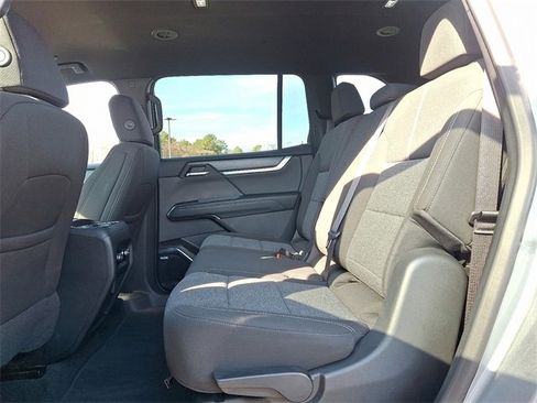 Used 2025 GMC Acadia Elevation image 10