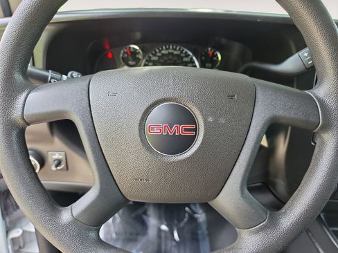 Used 2022 GMC Savana 2500 RWD image 12