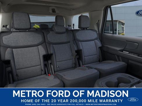 New 2025 Ford Expedition Active image 12