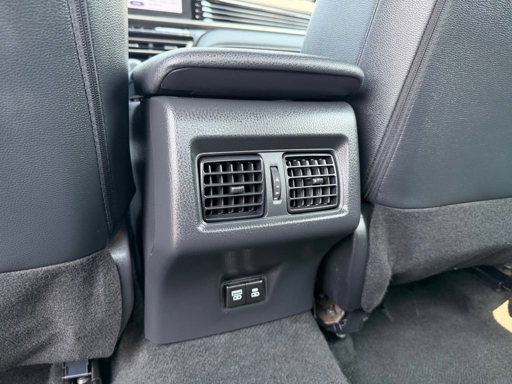 Used 2025 Toyota Camry SE FWD image 27