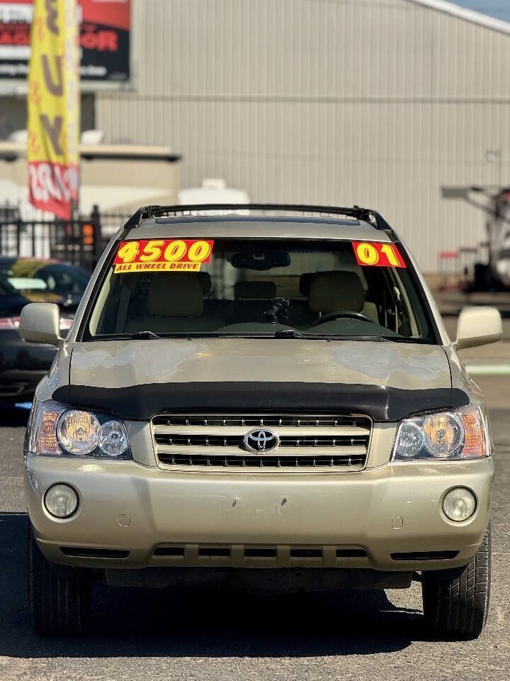 Used 2001 Toyota Highlander 4WD V6 w/ Limited Pkg image 2