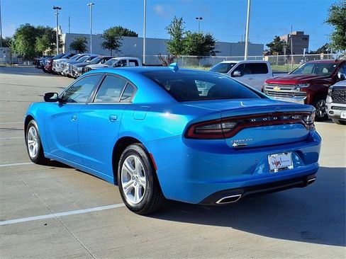 Used 2023 Dodge Charger SXT image 2