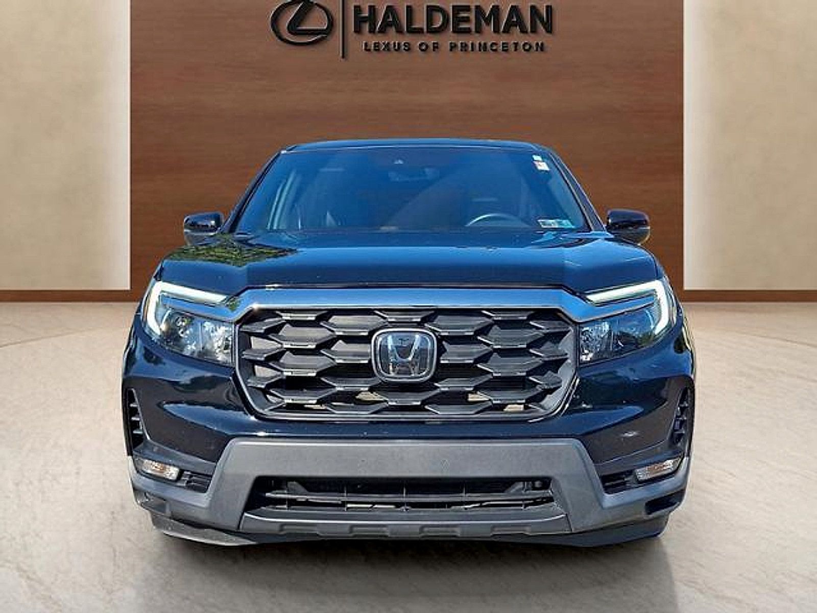 Used 2022 Honda Passport EX-L image 2