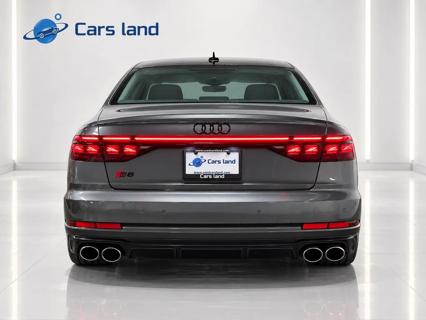 Used 2023 Audi S8 w/ S8 Comfort Plus Package AWD/4WD image 4