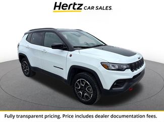 Used 2025 Jeep Compass Trailhawk AWD/4WD video 1