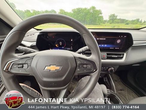 Used 2025 Chevrolet TrailBlazer LS FWD image 13
