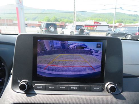 Used 2022 Hyundai Kona SE image 27